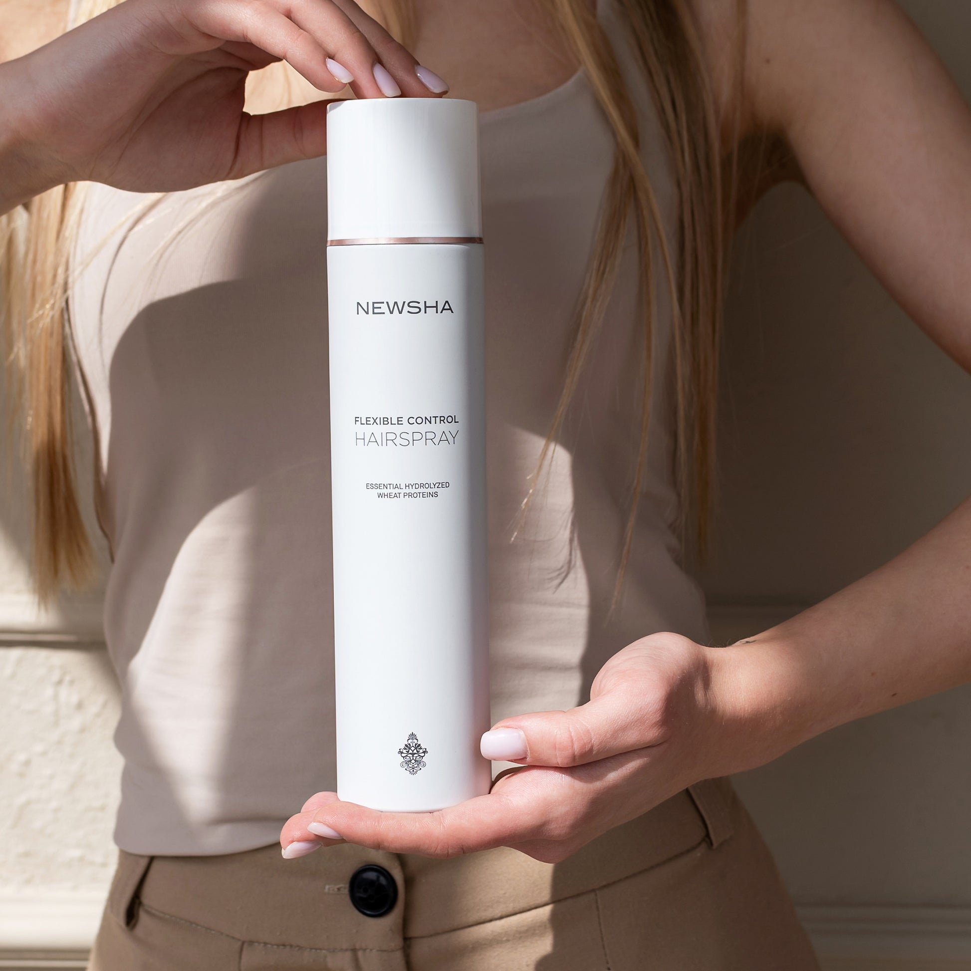 Newsha Flexible control hairspray Lankščios fikcacijos aerozolinis plaukų lakas